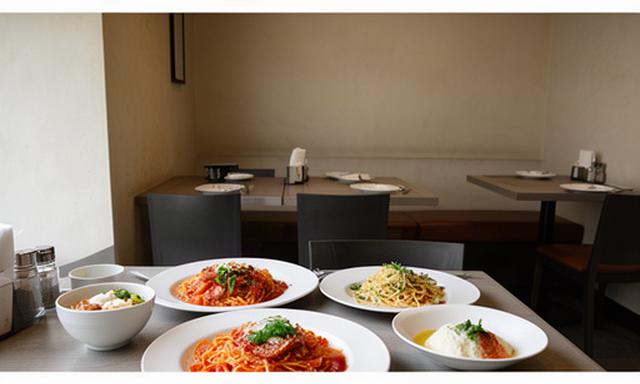小田原のイタリアンレストランの撮影前の店内と料理